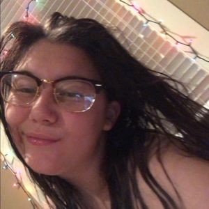 Meet your Posher, Maya